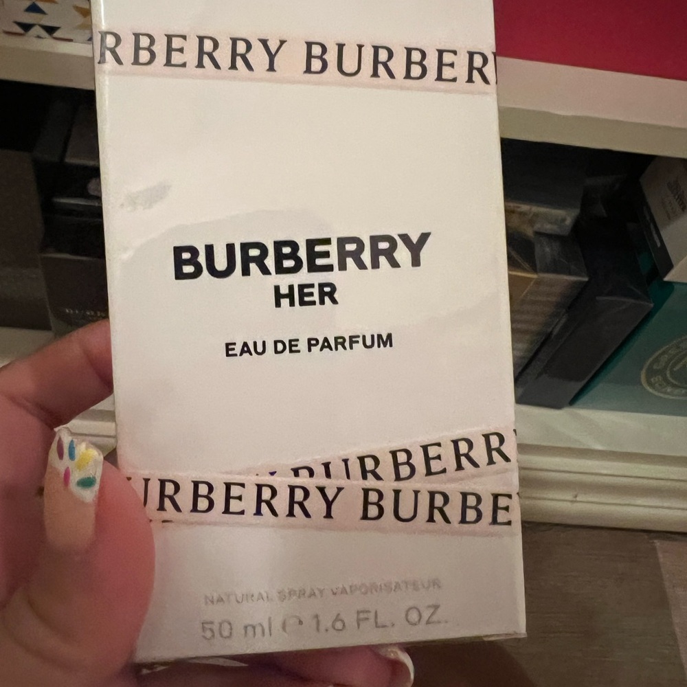 Burberry Her Eau de Parfum in Classic White